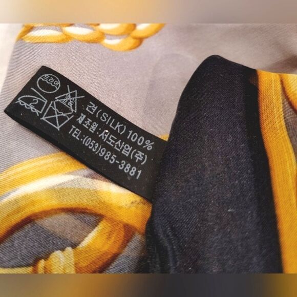 Pierre Cardin Paris 💯 Silk Scarf Gold & Black - Picture 13 of 16